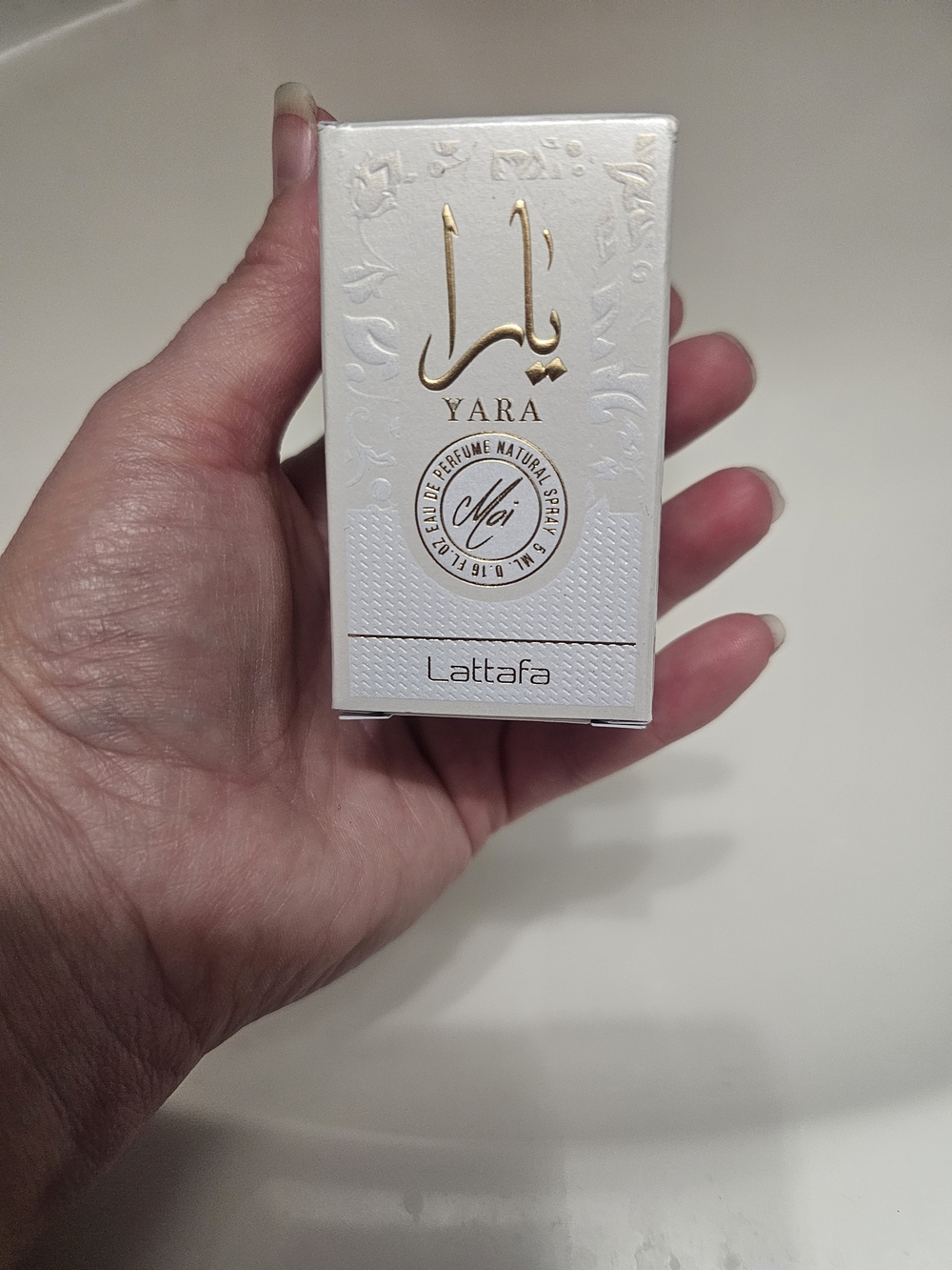 Yara Moi Body Oil & Moisturizer - White by Lattafa